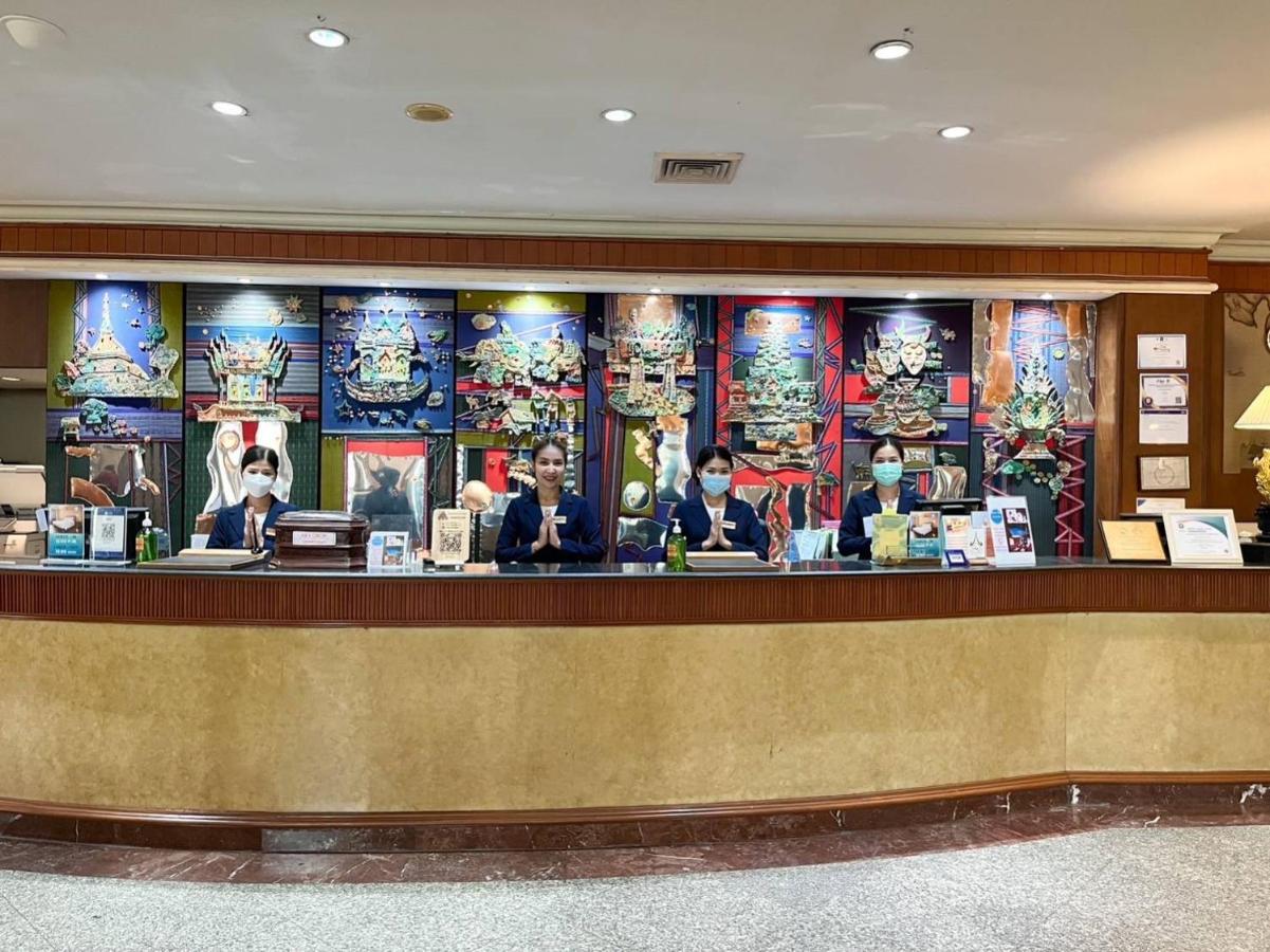 Charoen Thani Hotel, מלון