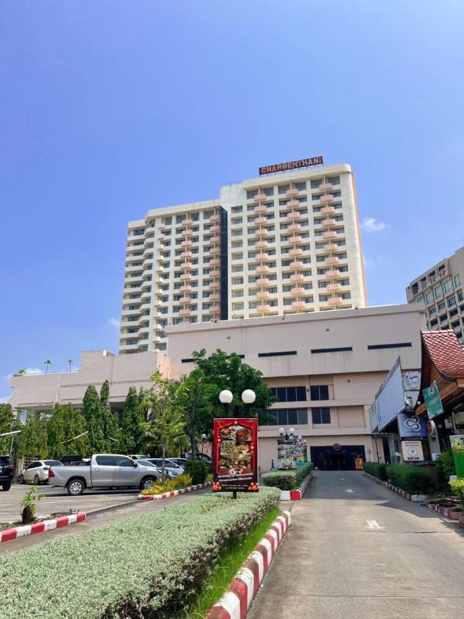 Charoen Thani Hotel, מלון