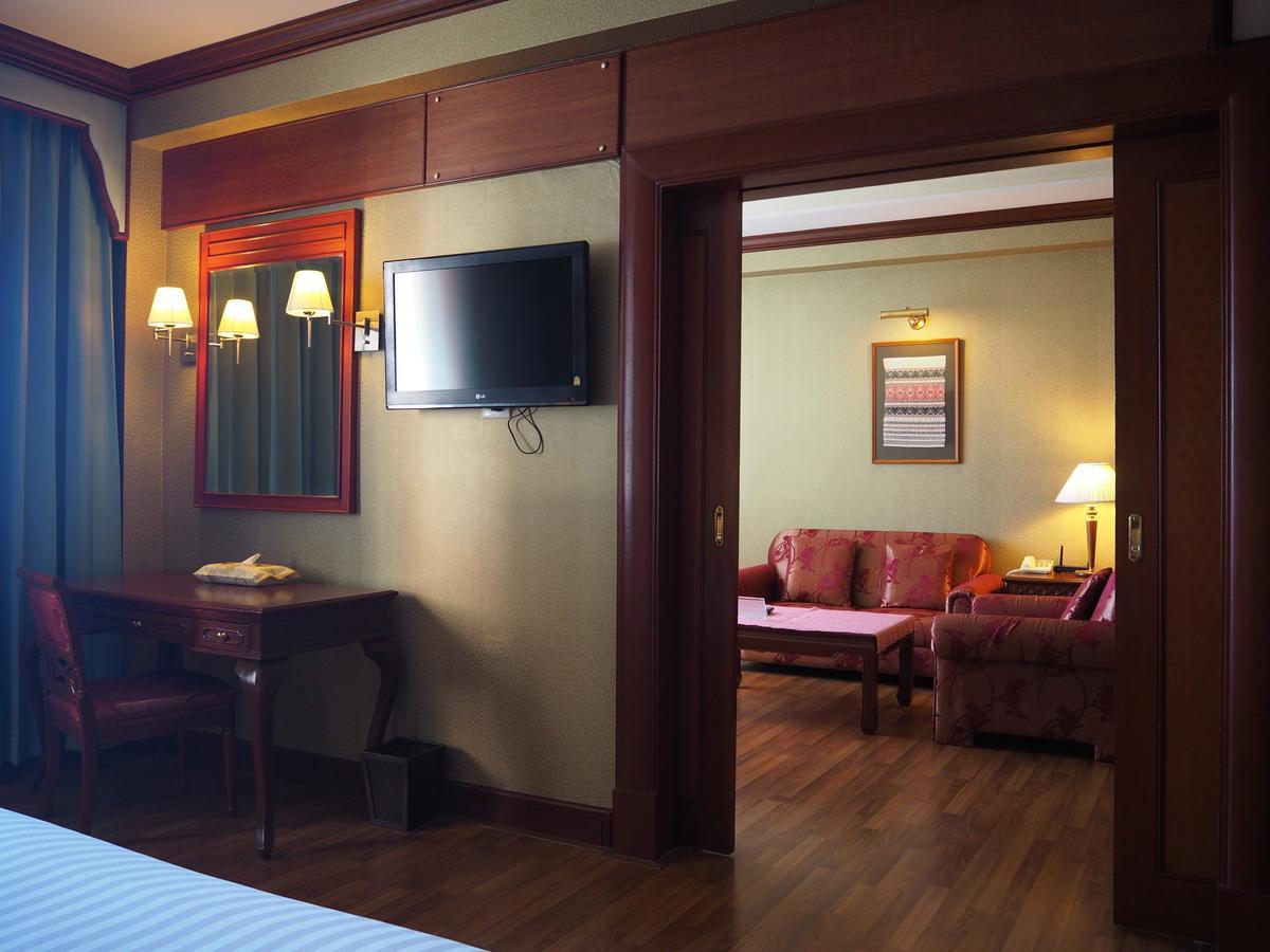 מלון Charoen Thani Hotel, קון קאן