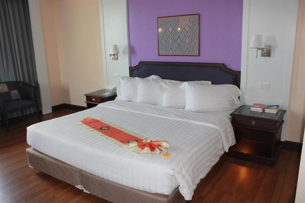 Charoen Thani Hotel, מלון קון קאן