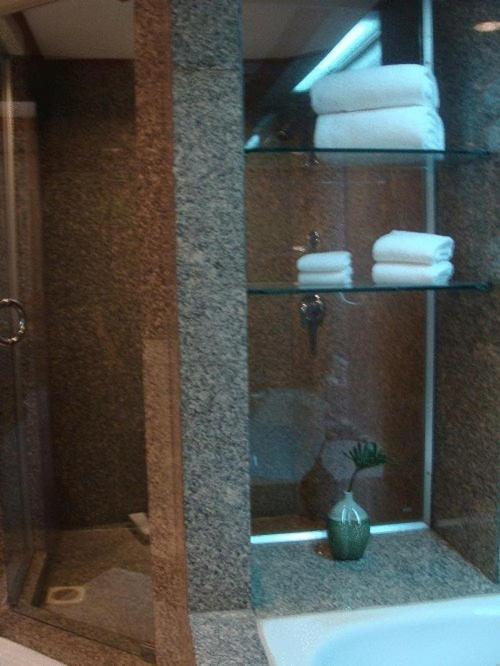 Charoen Thani Hotel,