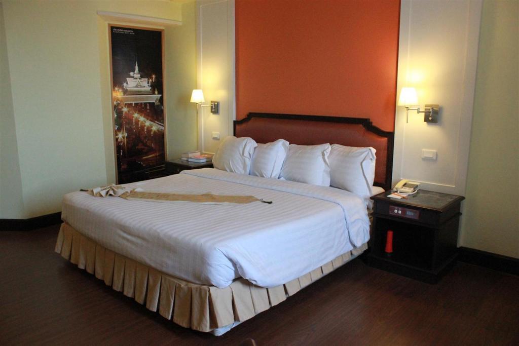 Charoen Thani Hotel,