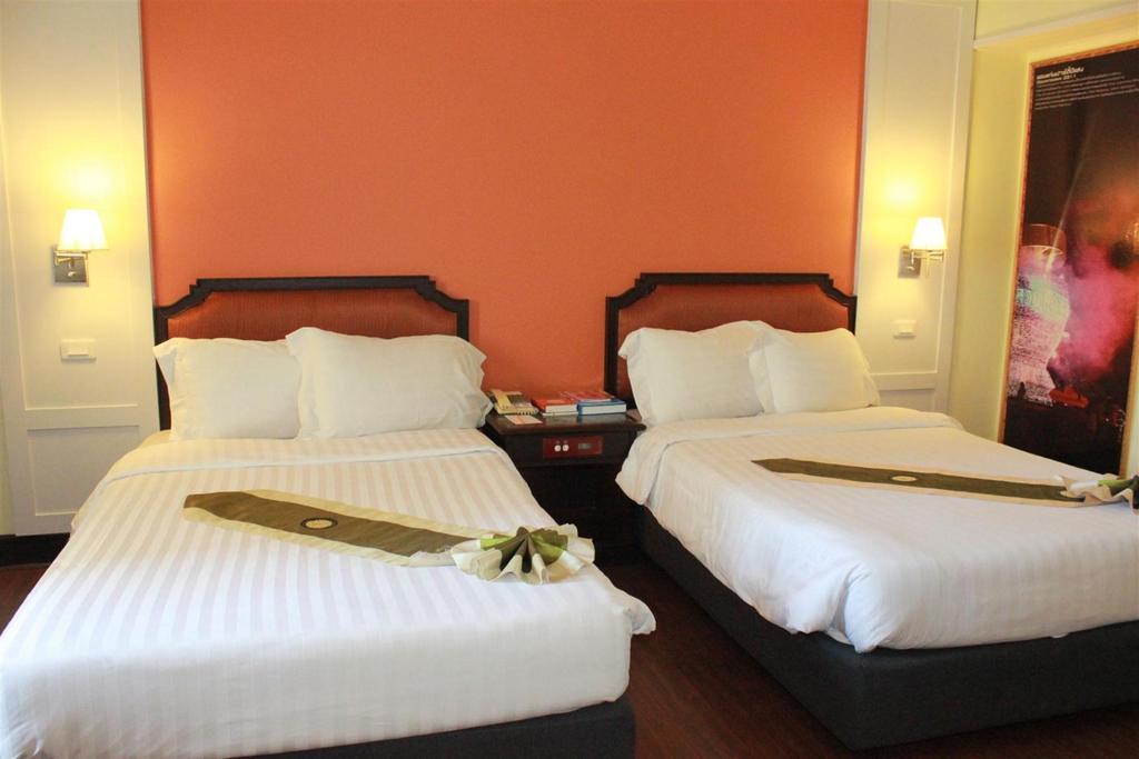 מלון Charoen Thani Hotel, קון קאן