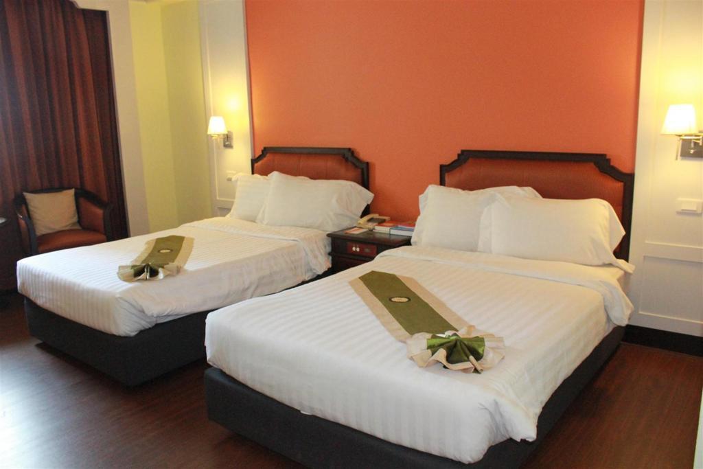 מלון Charoen Thani Hotel,